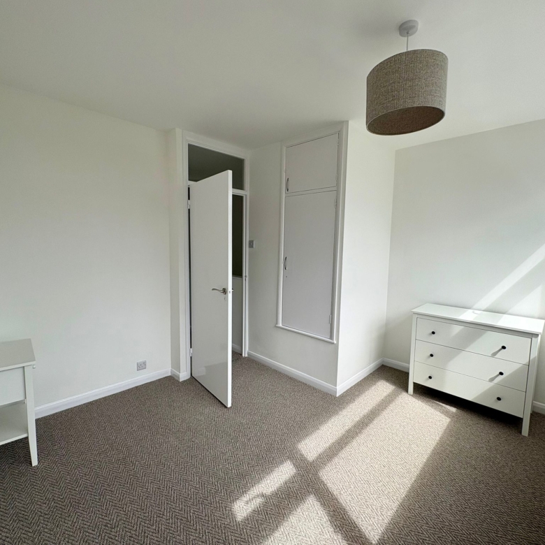 South Court, Putney SW15